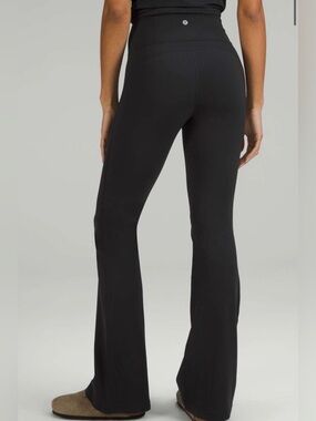 Lululemon Black Nulu Groove High Rise Flare leggings, women’s size 0
